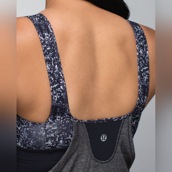 ⬇️🩷Lululemon Run Times Tank in Heathered Black/Rocky Road Sand Dune Ground - Picture 6 of 11